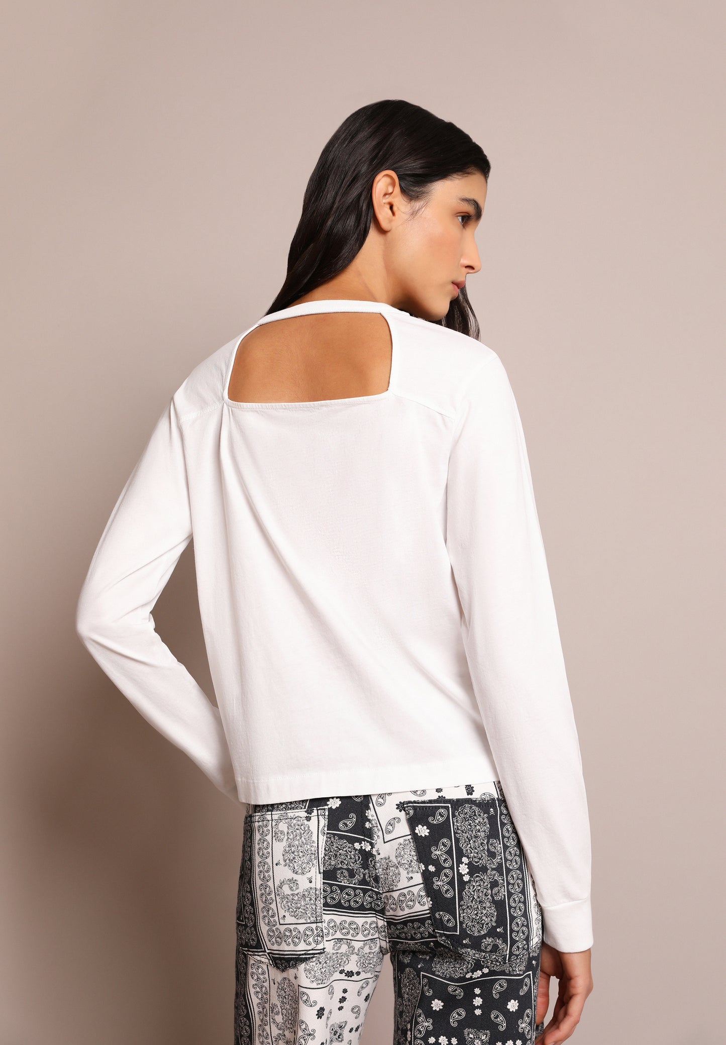 CAMISETA ABERTURA TRASERA