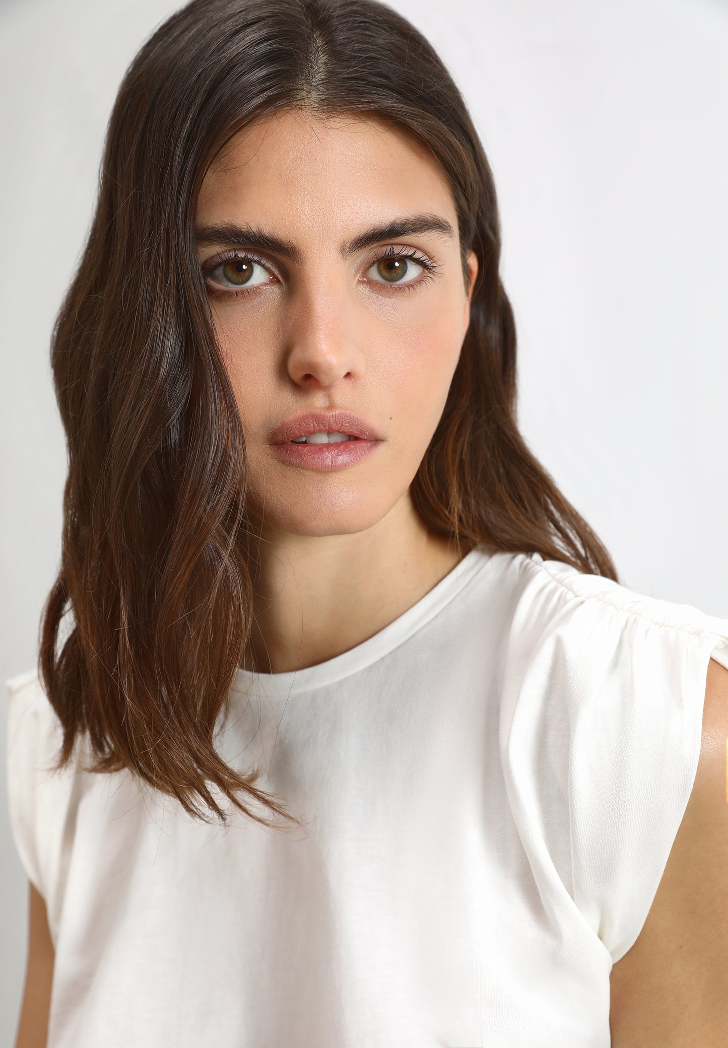 CAMISETA DETALLE HOMBROS