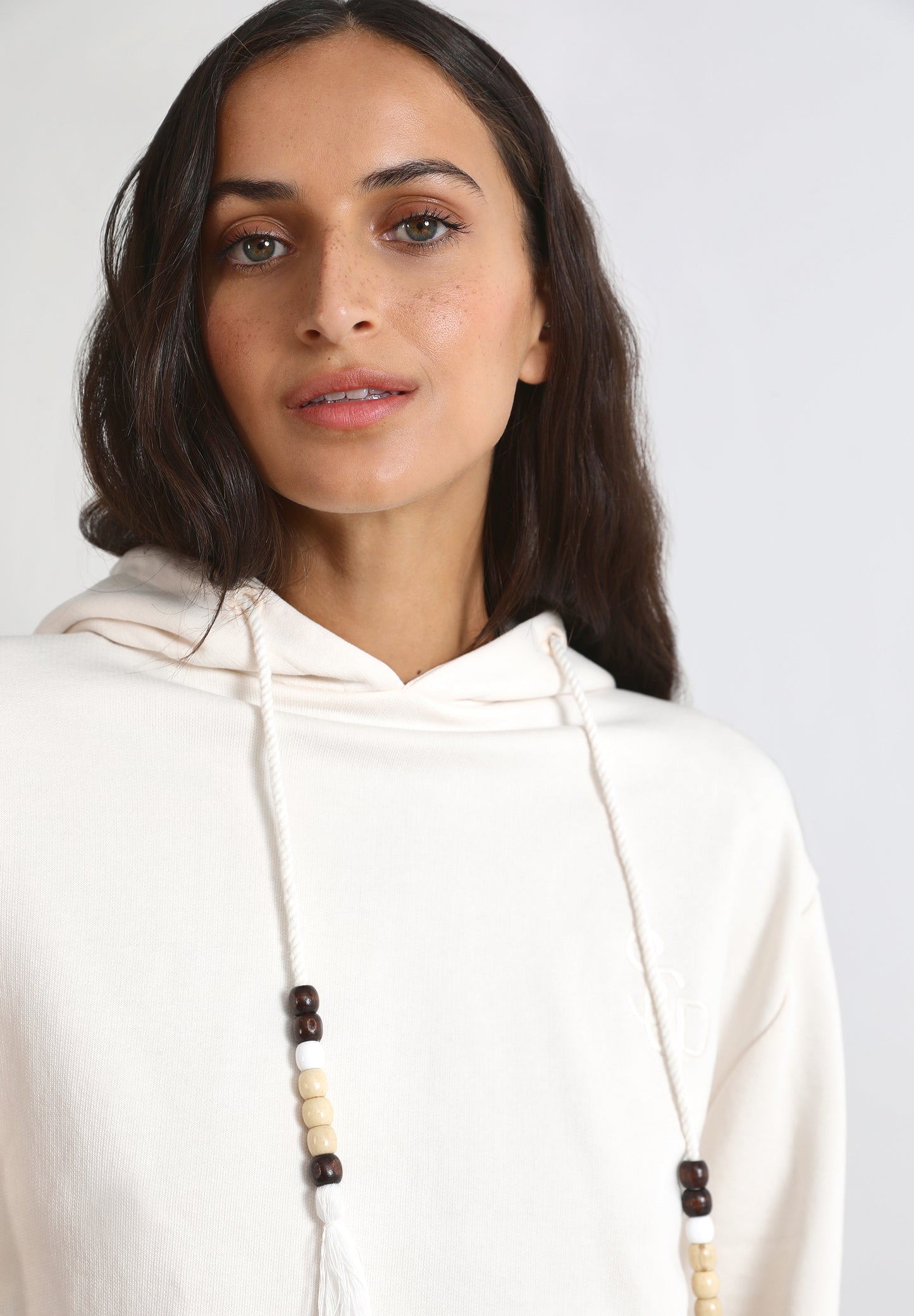 SUDADERA BORLAS CAPUCHA