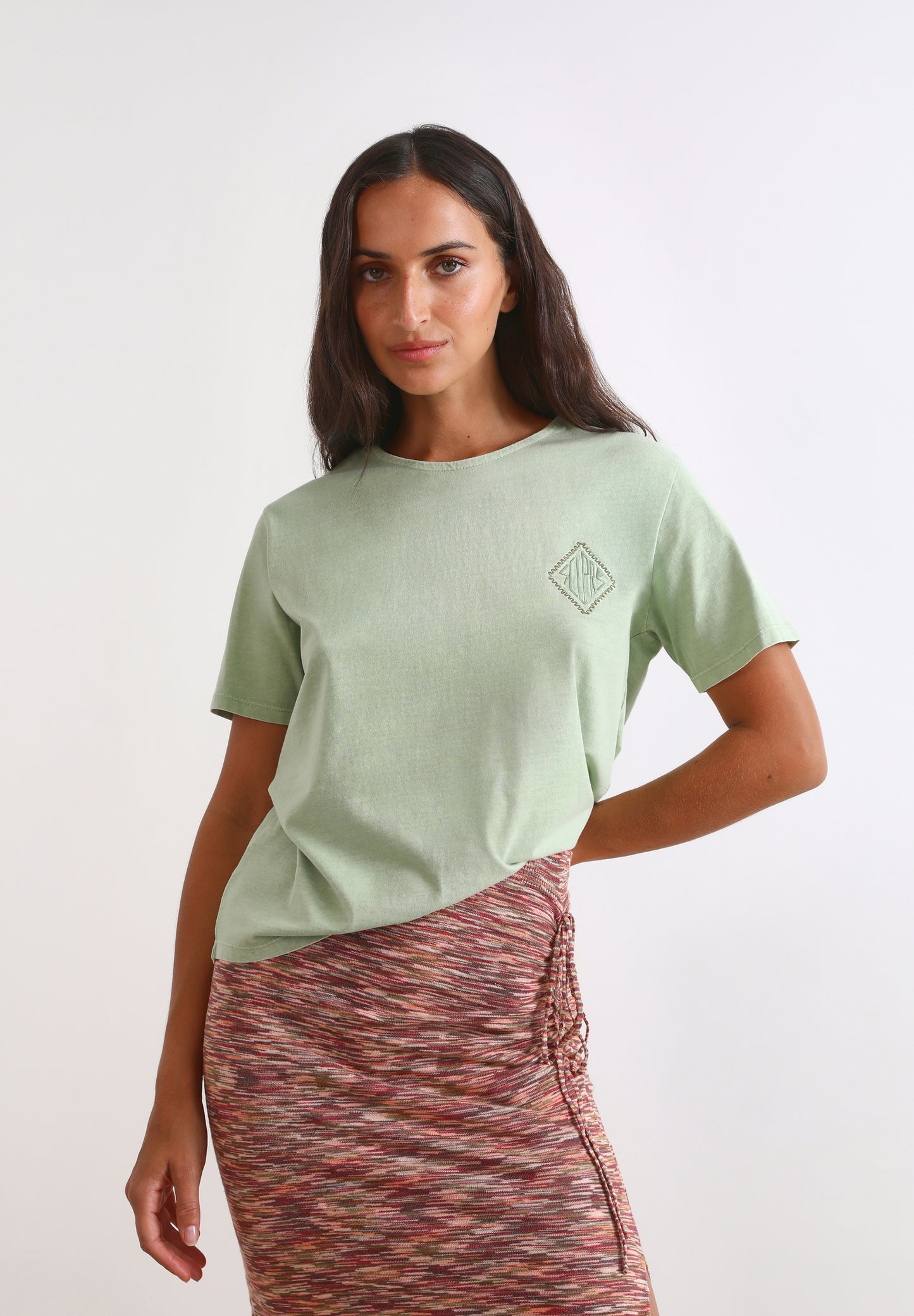 CAMISETA BORDADO PECHO