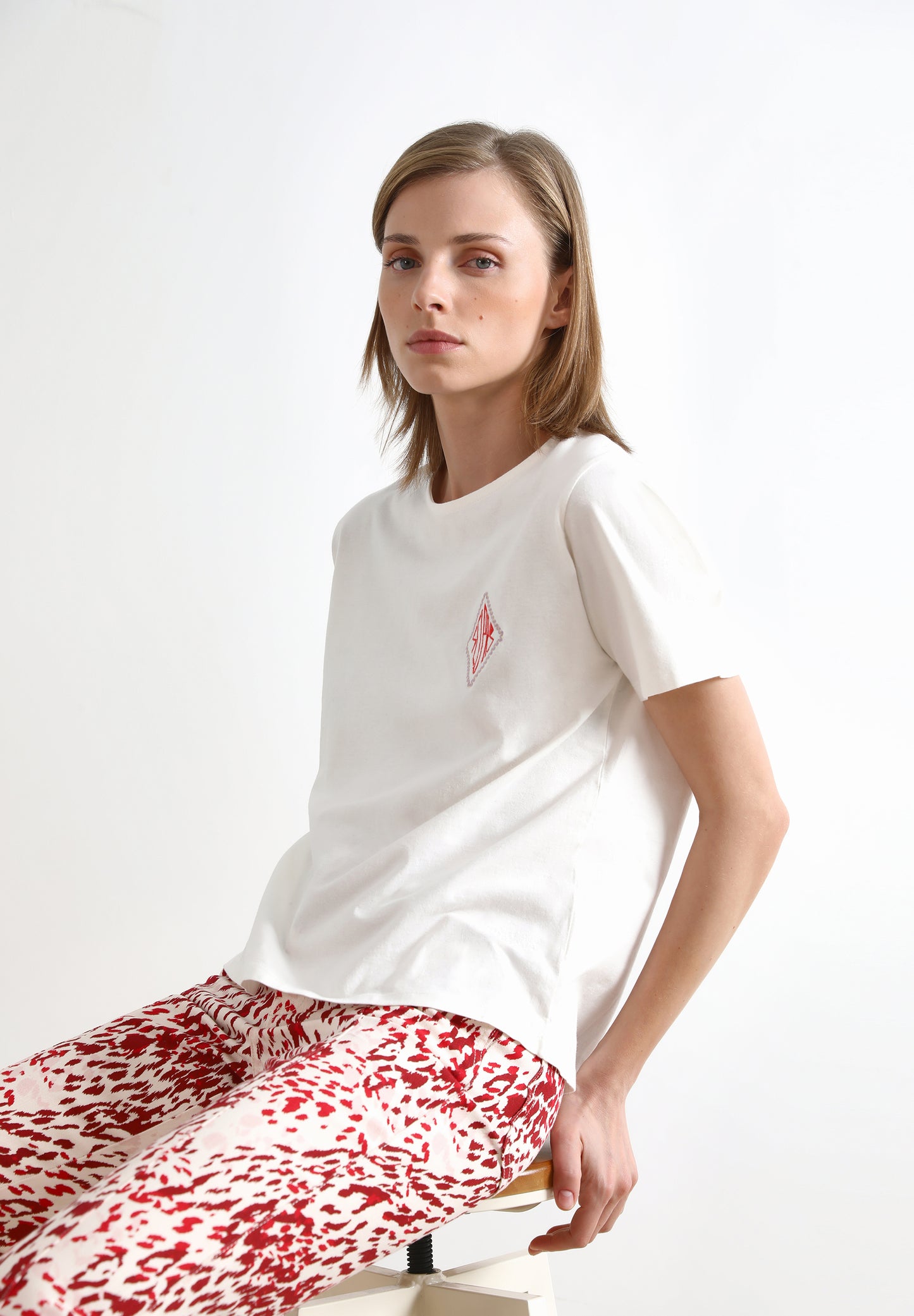 CAMISETA BORDADO PECHO