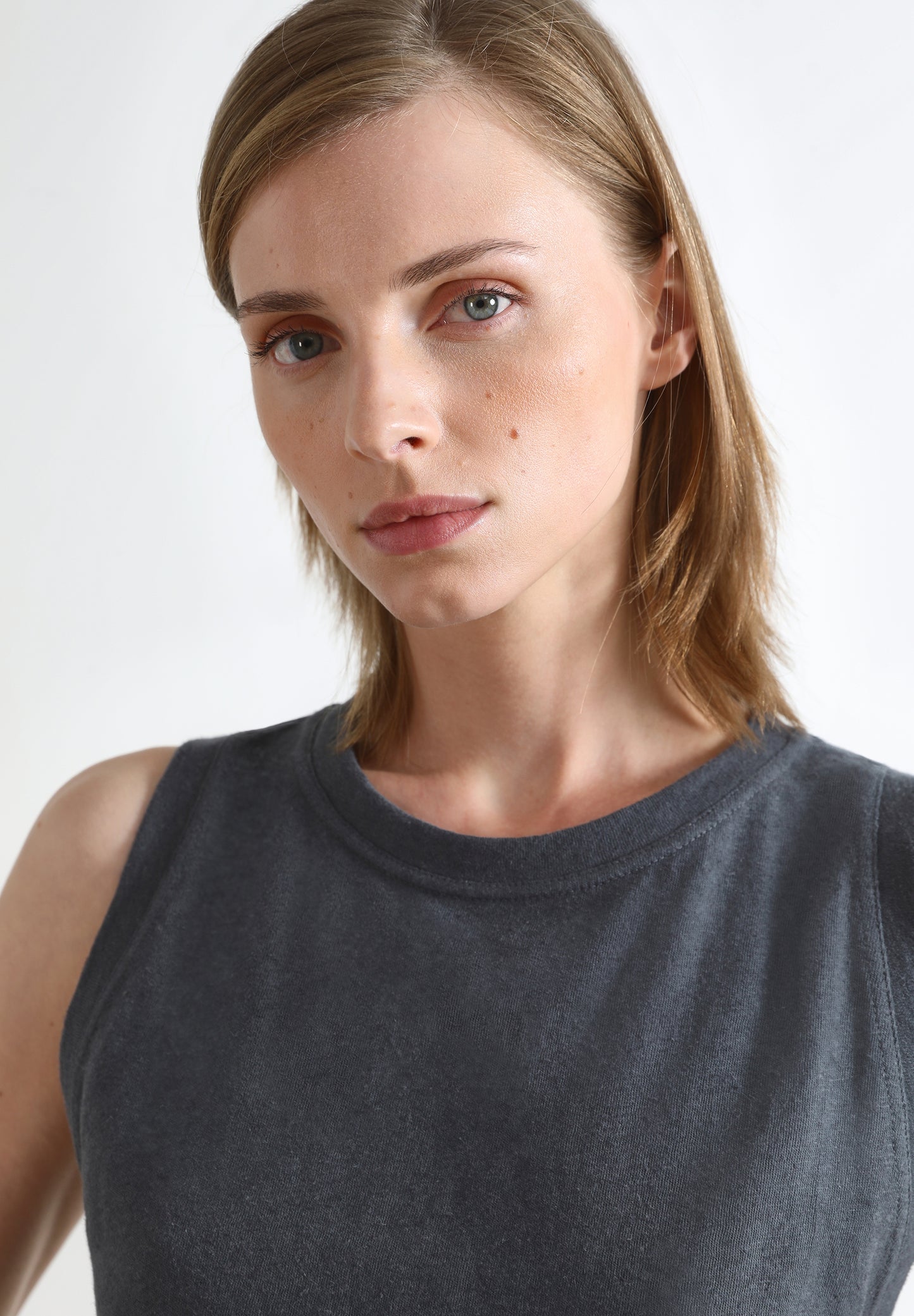 CAMISETA BÁSICA LINO