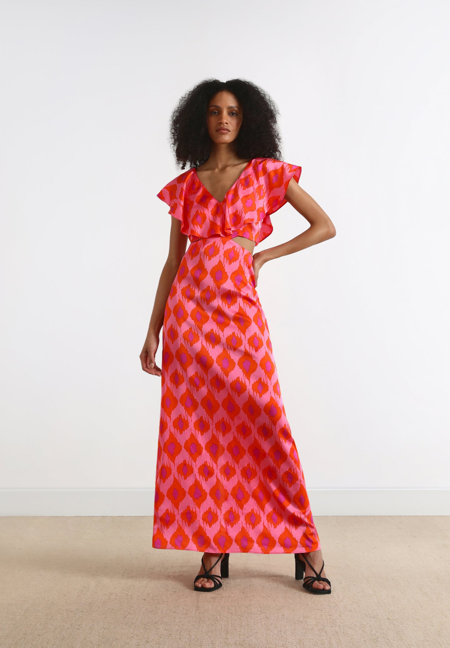 VESTIDO CUT OUT VOLANTE