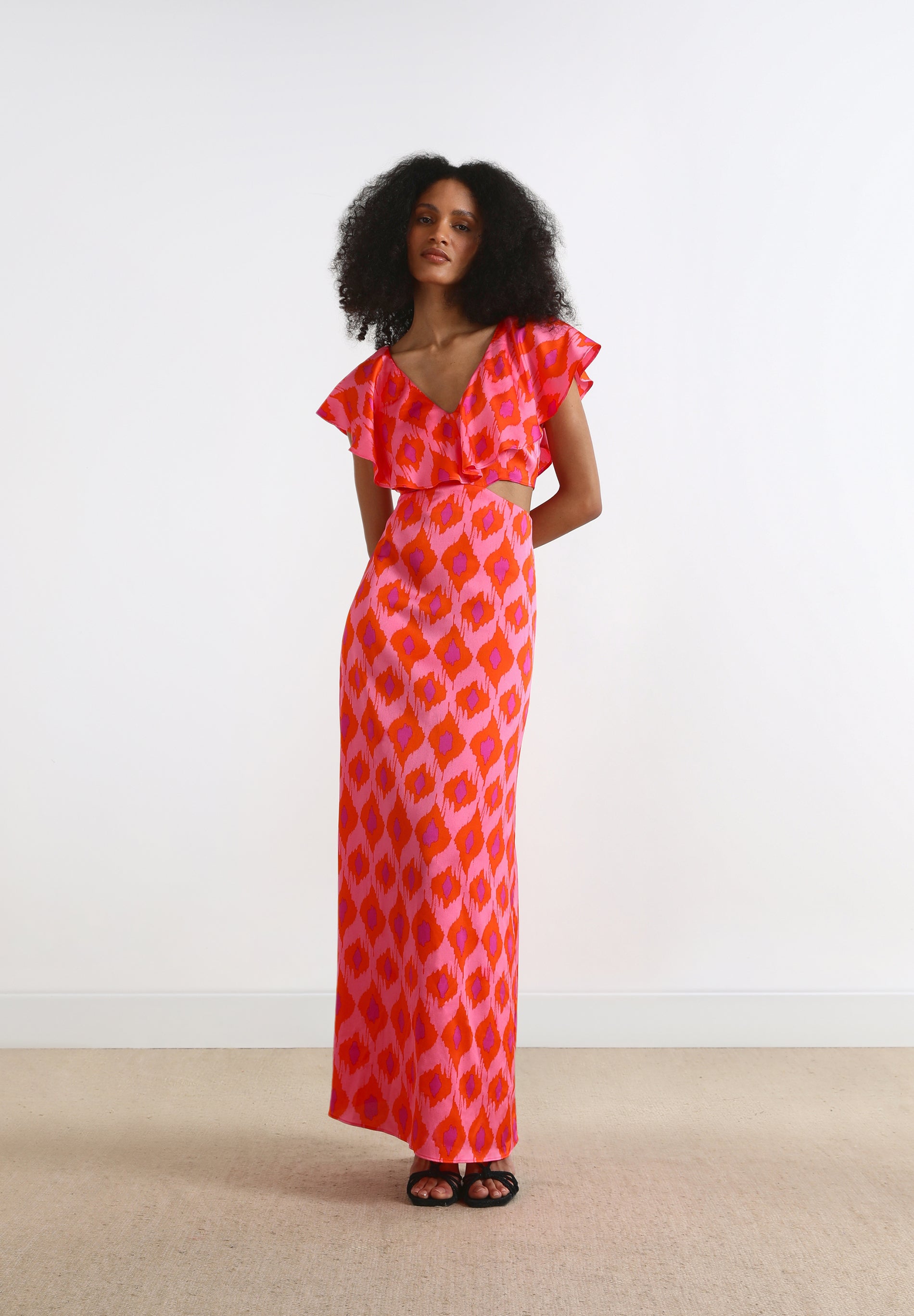 VESTIDO CUT OUT VOLANTE