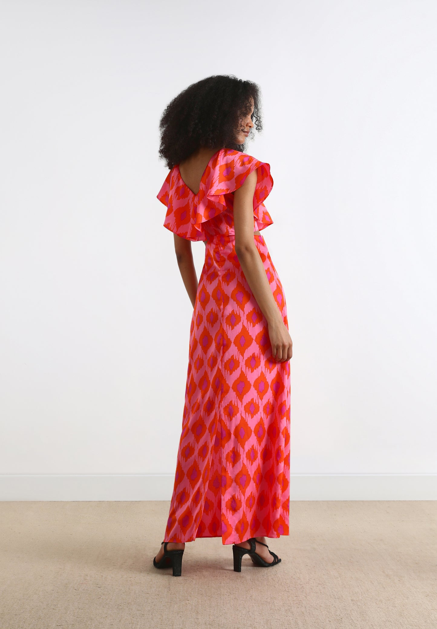 VESTIDO CUT OUT VOLANTE