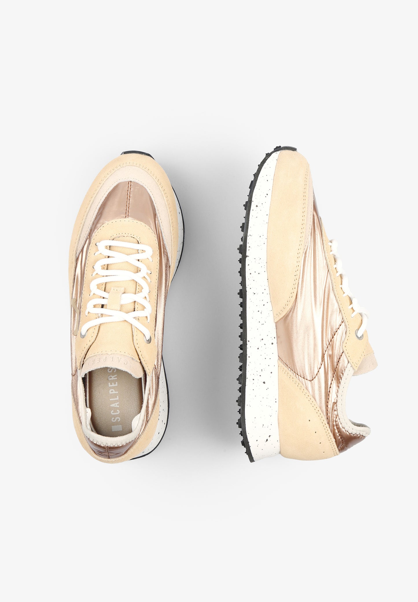 SNEAKERS METALIZADA SUELA MOTEADA