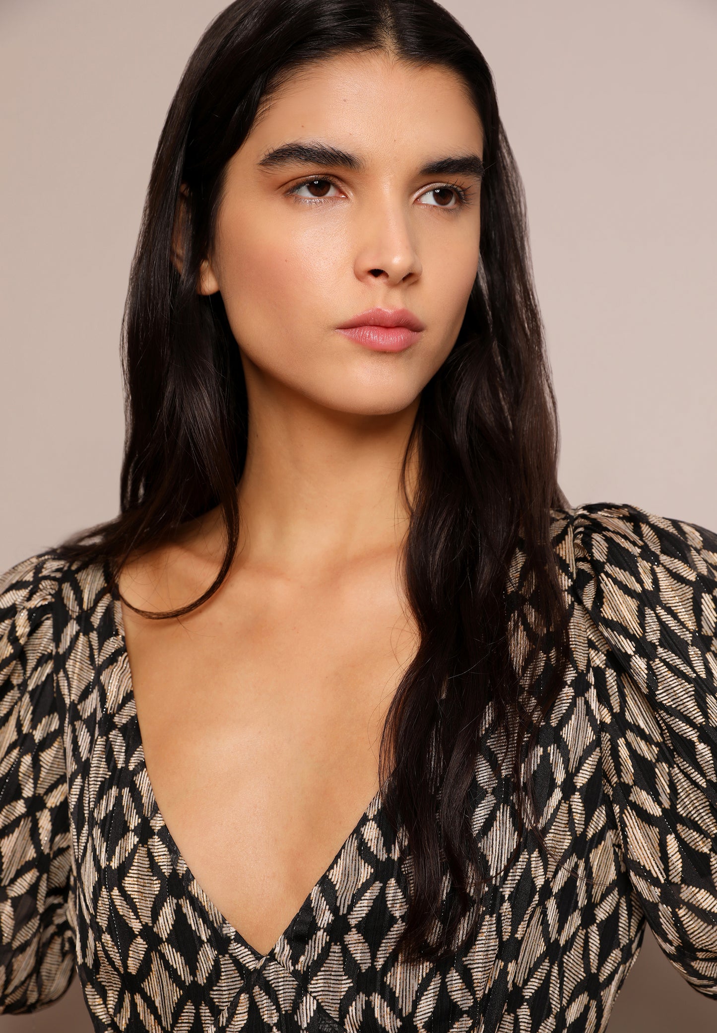 VESTIDO MIDI MANGA ABULLONADA