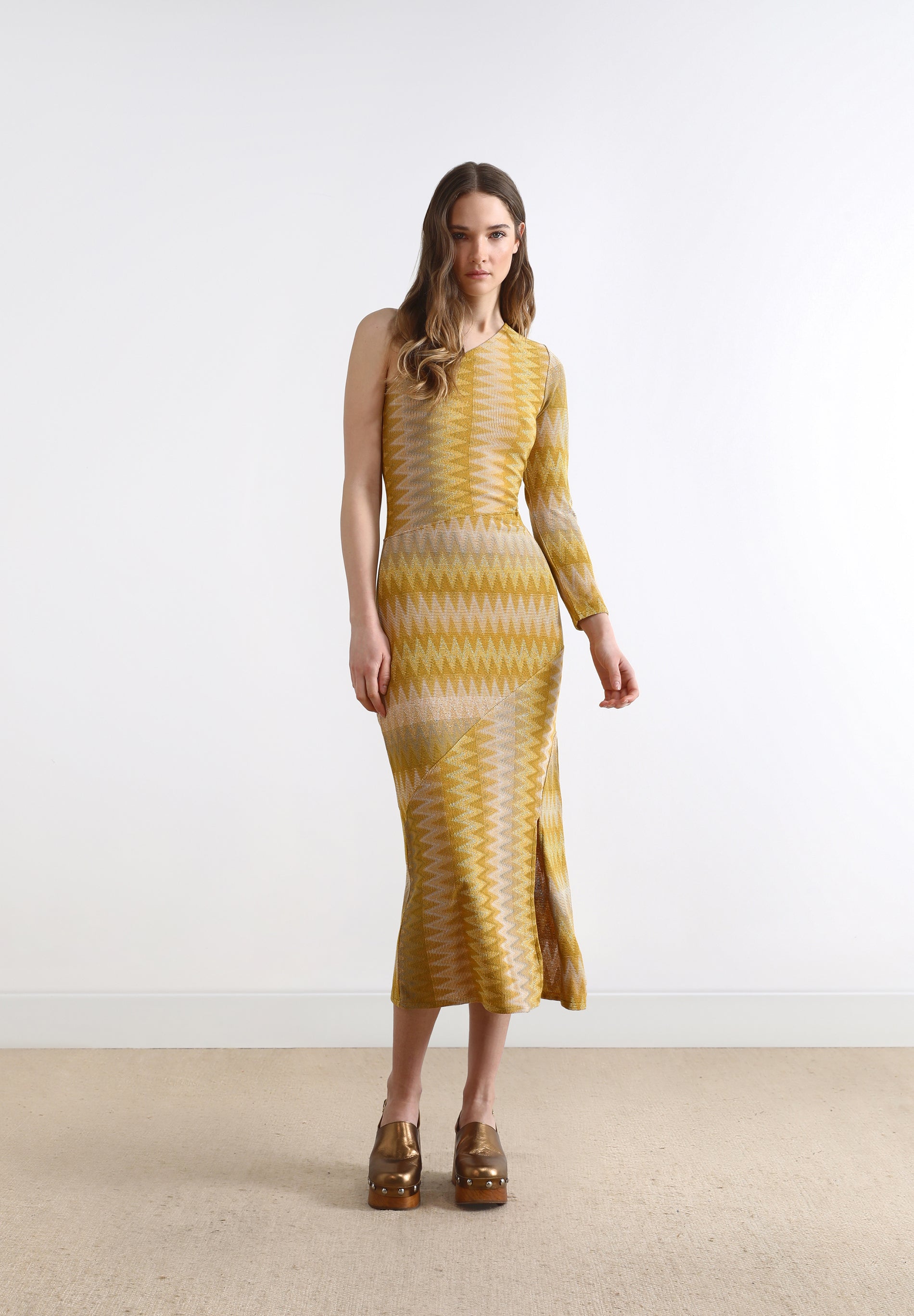 VESTIDO PUNTO ASIMÉTRICO