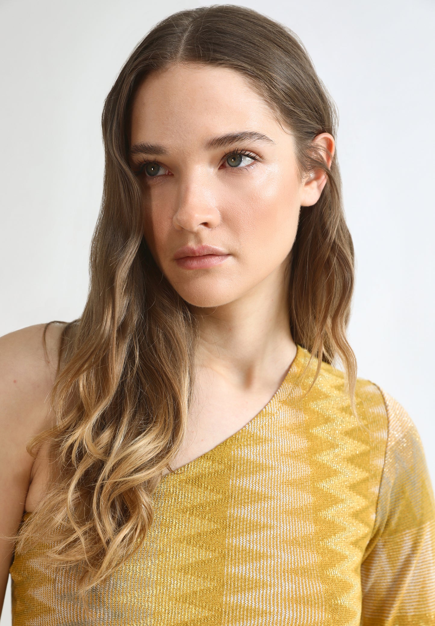 VESTIDO PUNTO ASIMÉTRICO