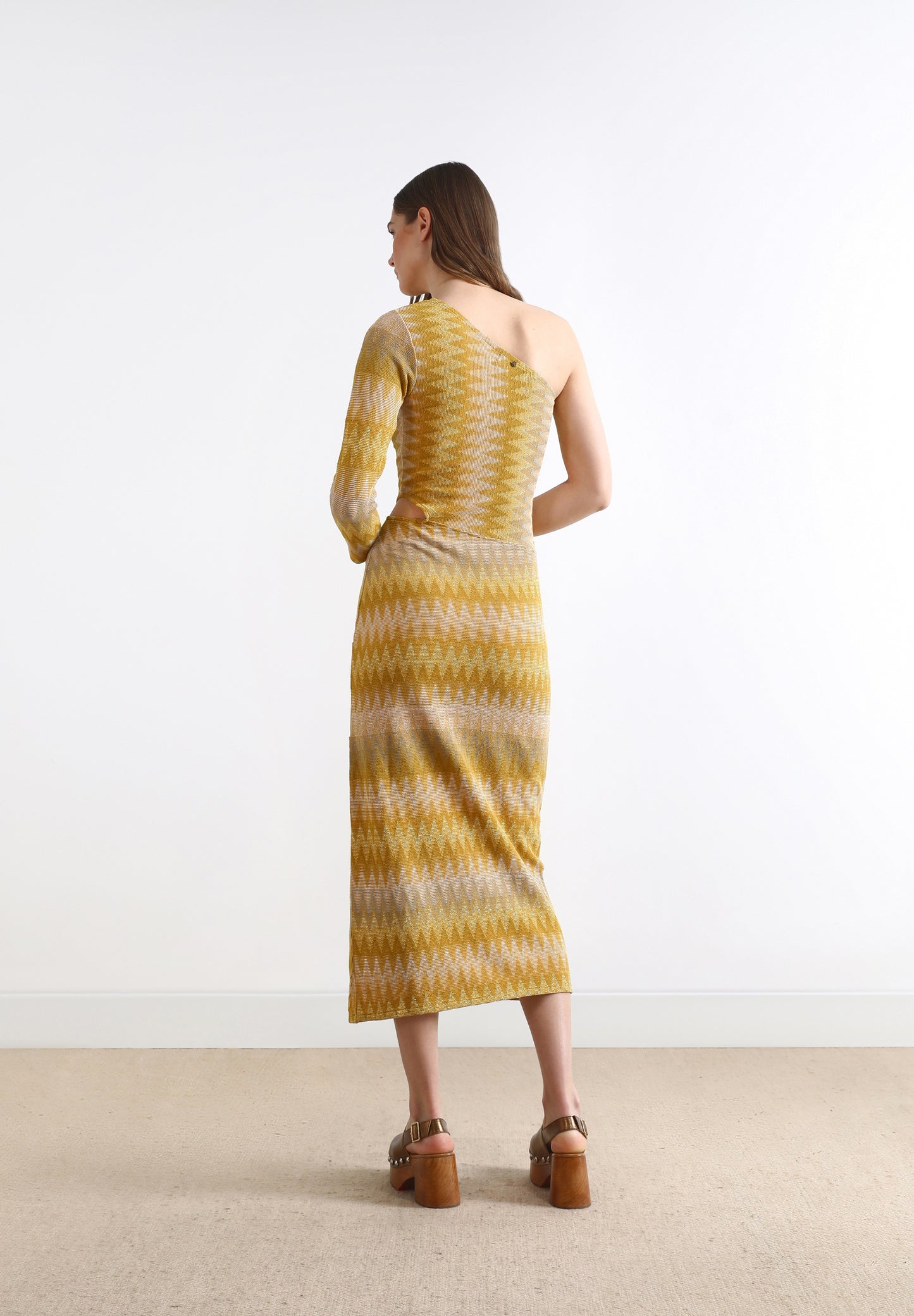 VESTIDO PUNTO ASIMÉTRICO