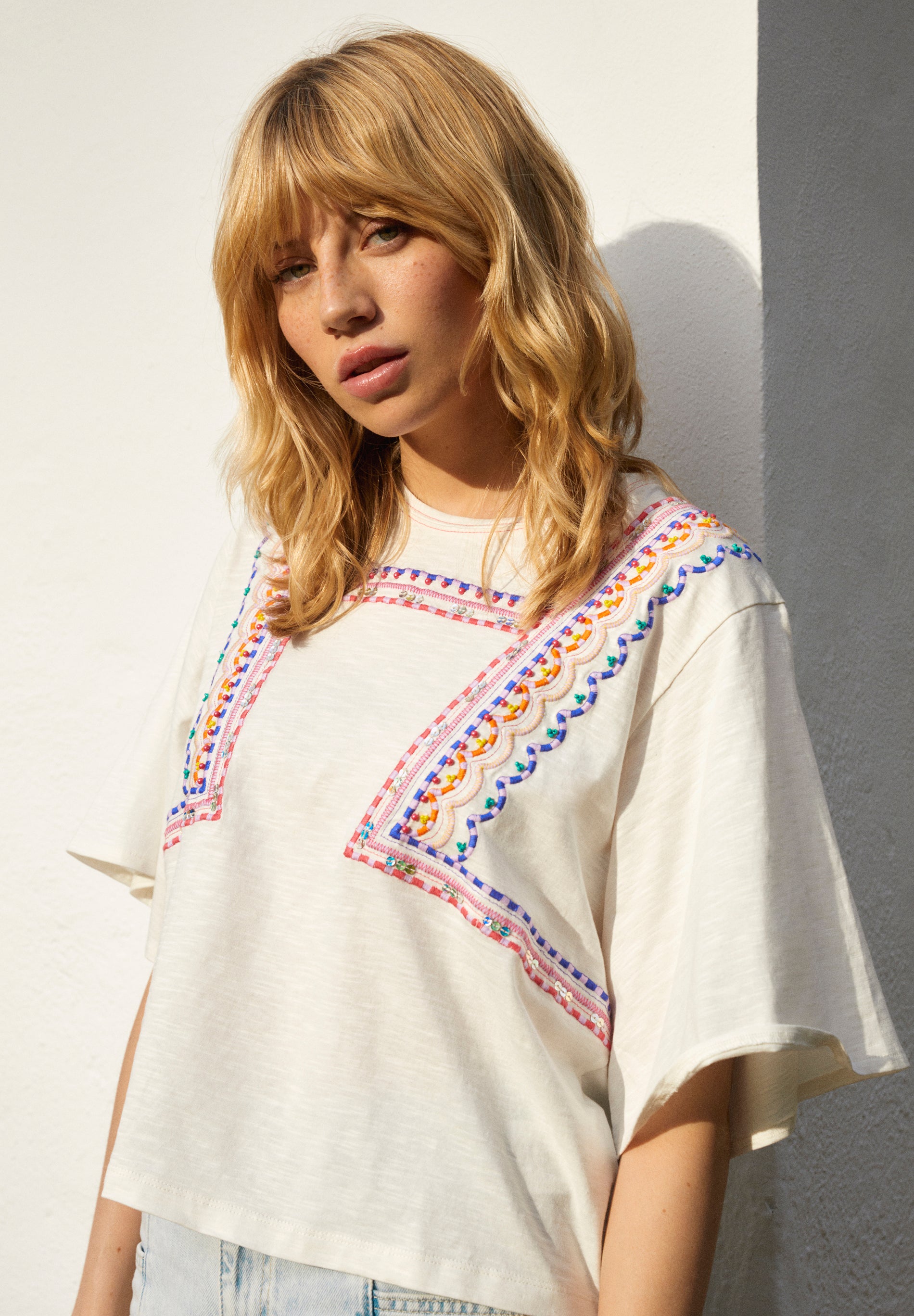 CAMISETA BORDADO ABALORIOS