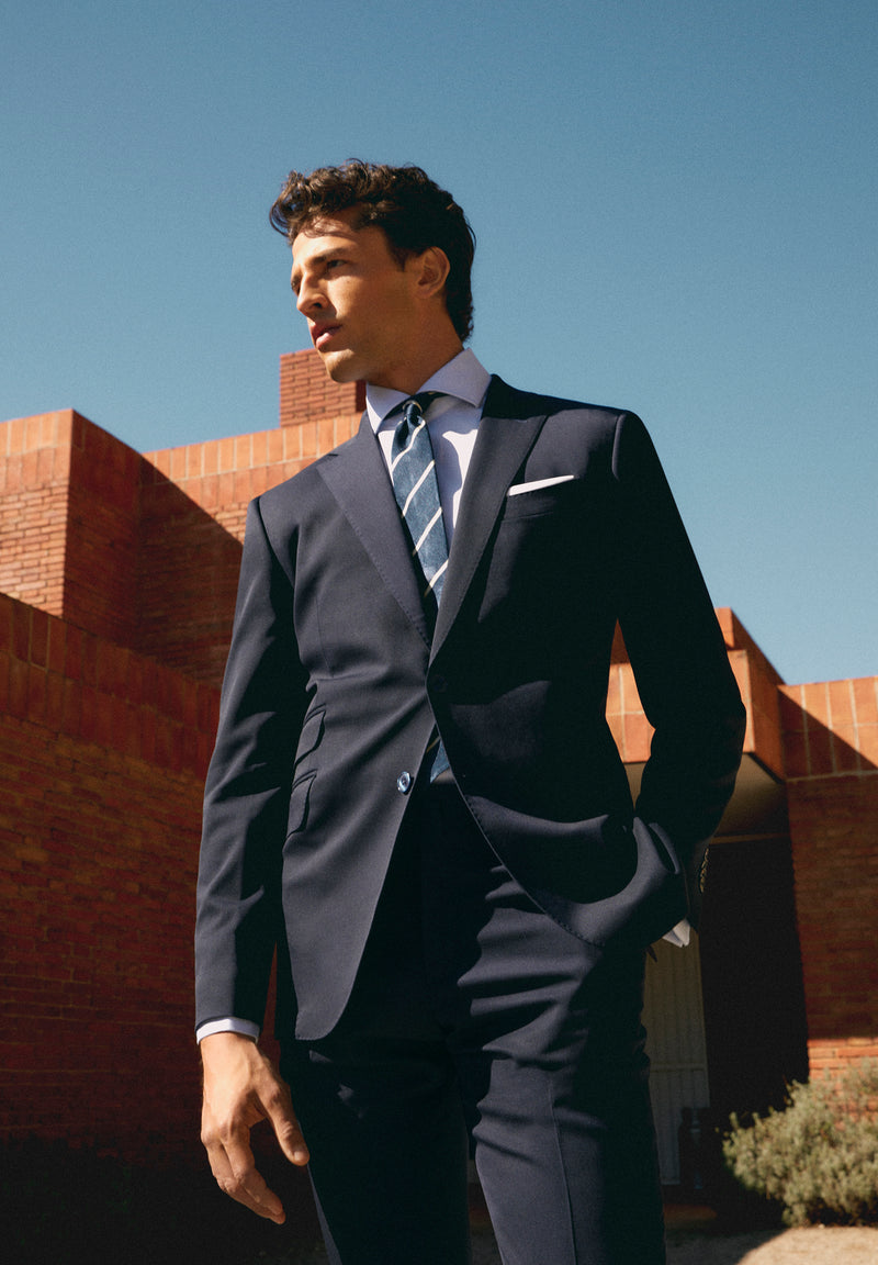 TRAJE CLÁSICO AZUL MARINO